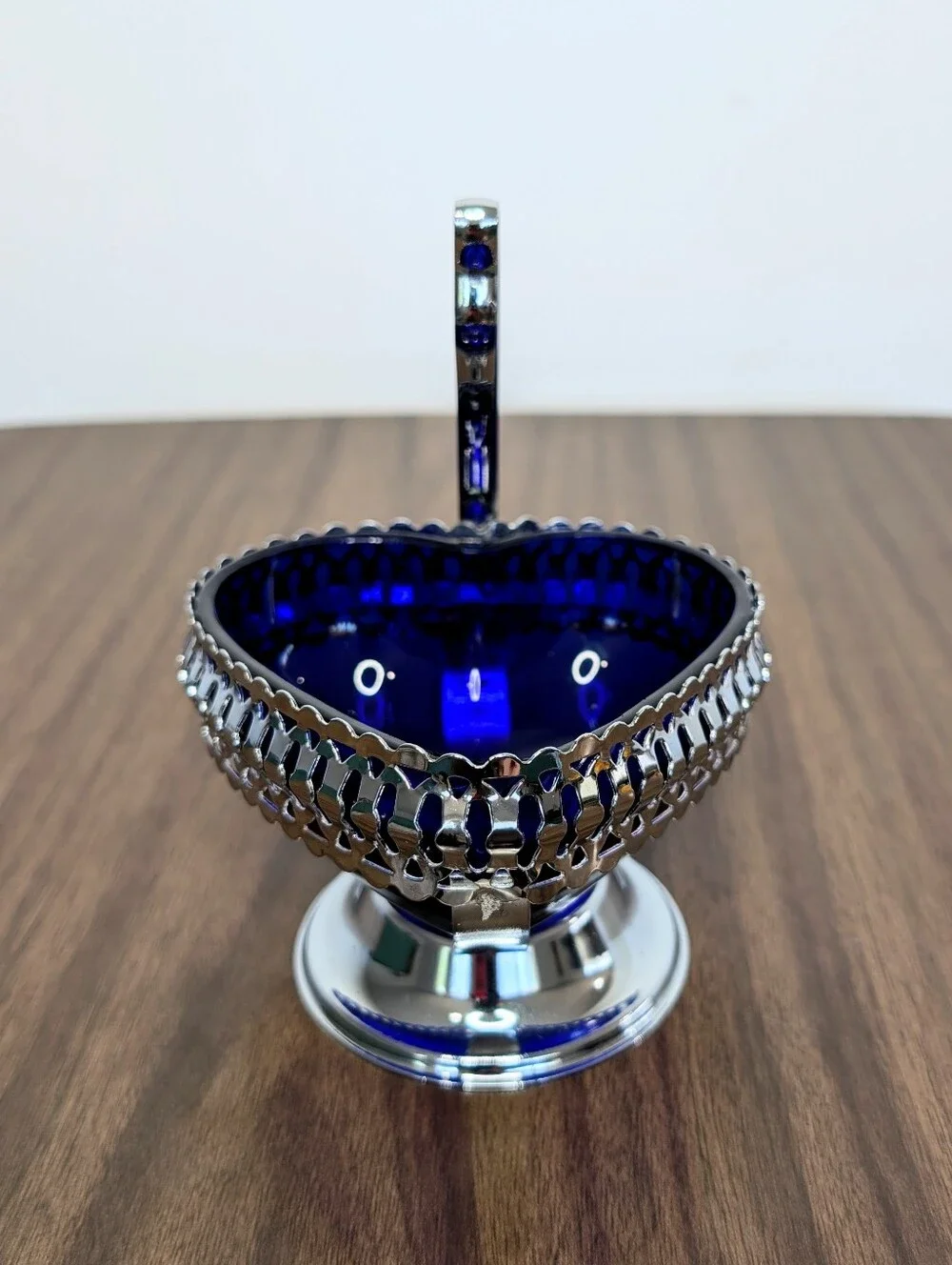 Vintage Cobalt Blue Glass Heart Shaped Bowl In Silver Tone Metal Handled Basket